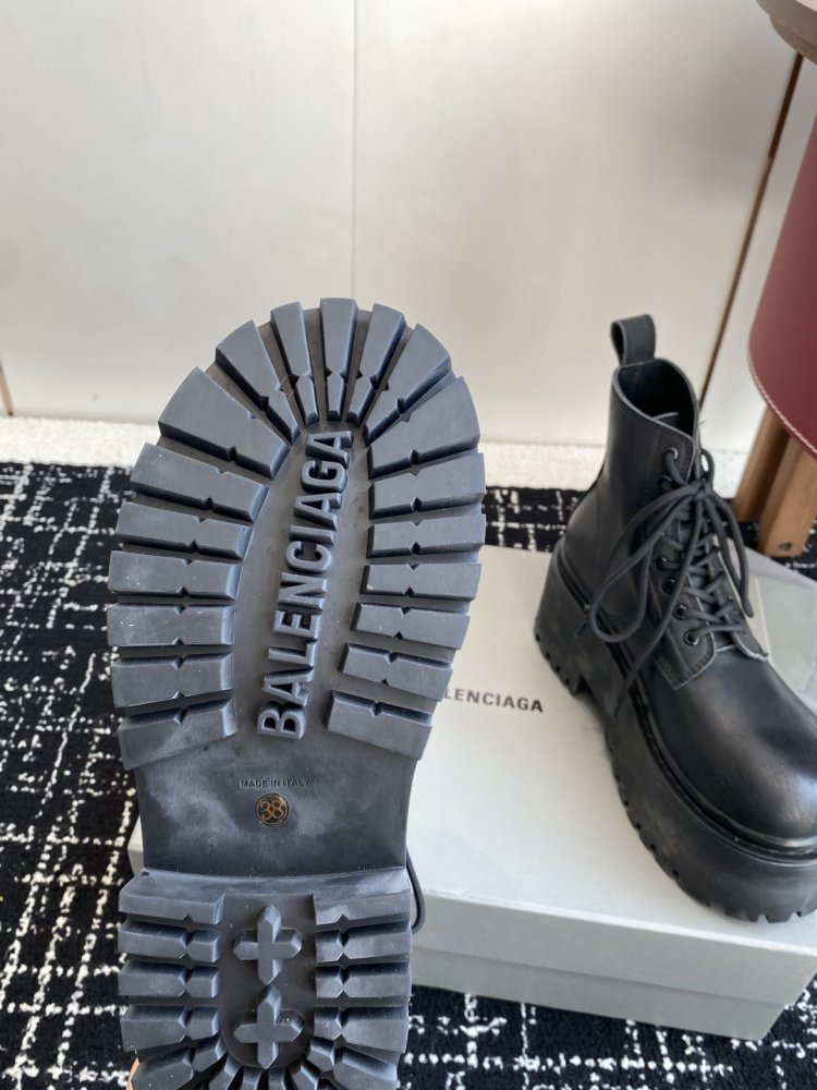 Ботинки женские фото 9