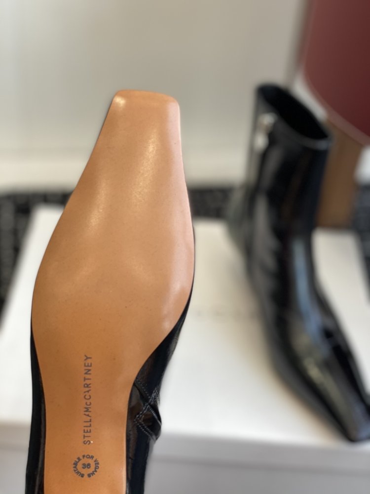 Ботинки женские фото 9