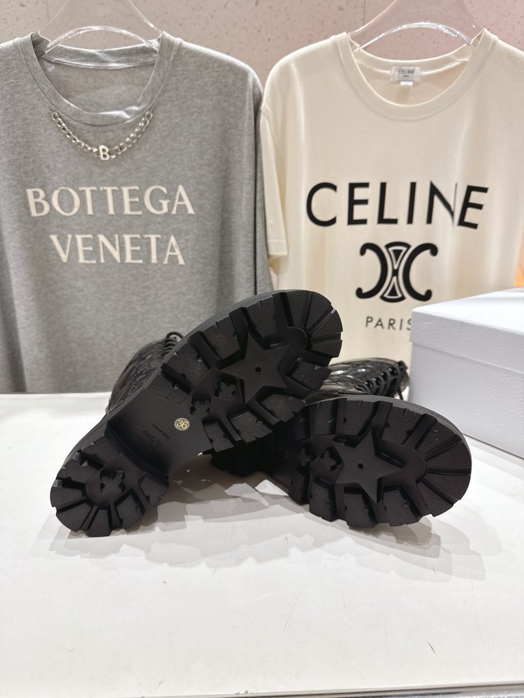 Ботинки женские фото 9