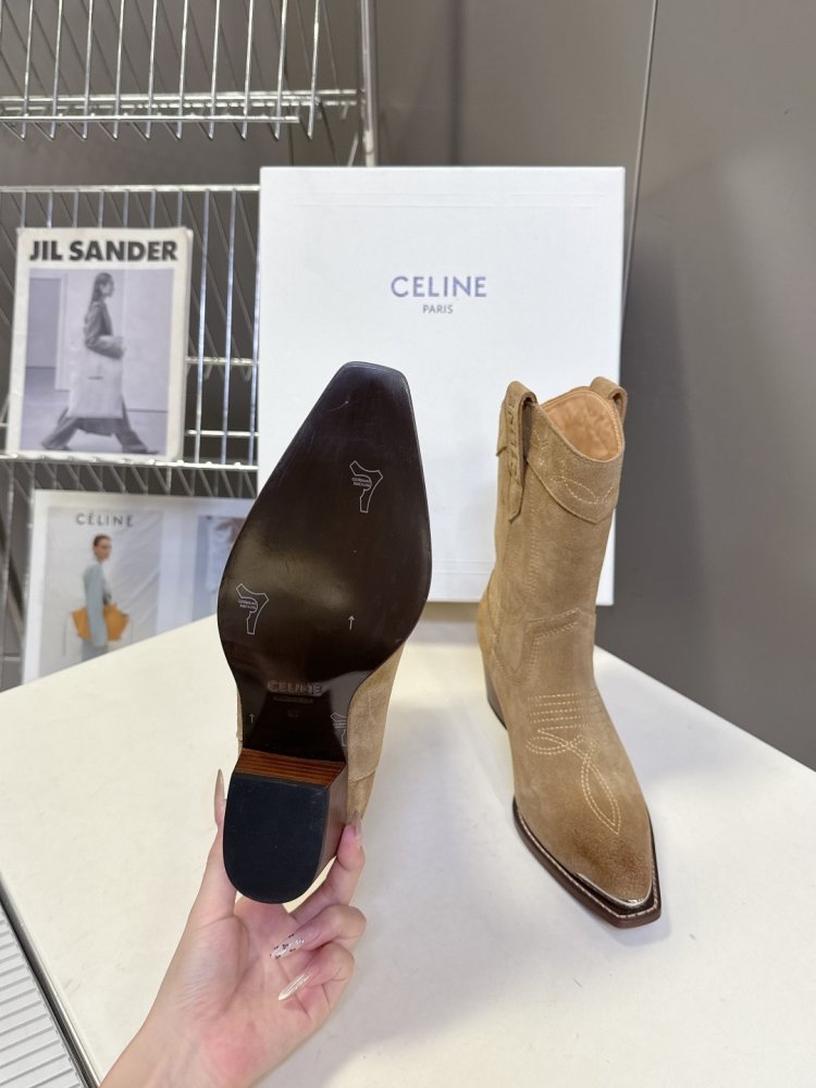 Ботинки женские фото 9