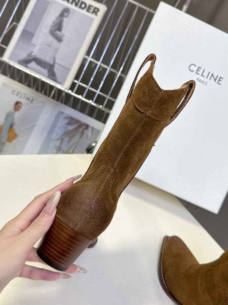 Ботинки женские фото 9