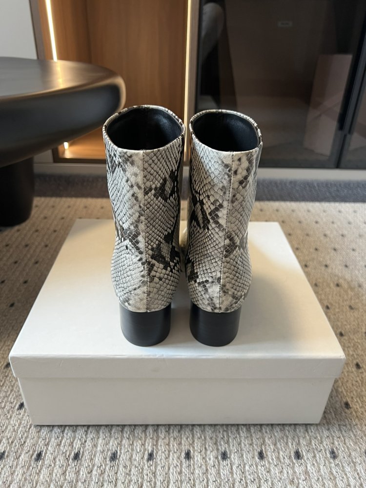 Ботинки женские фото 9