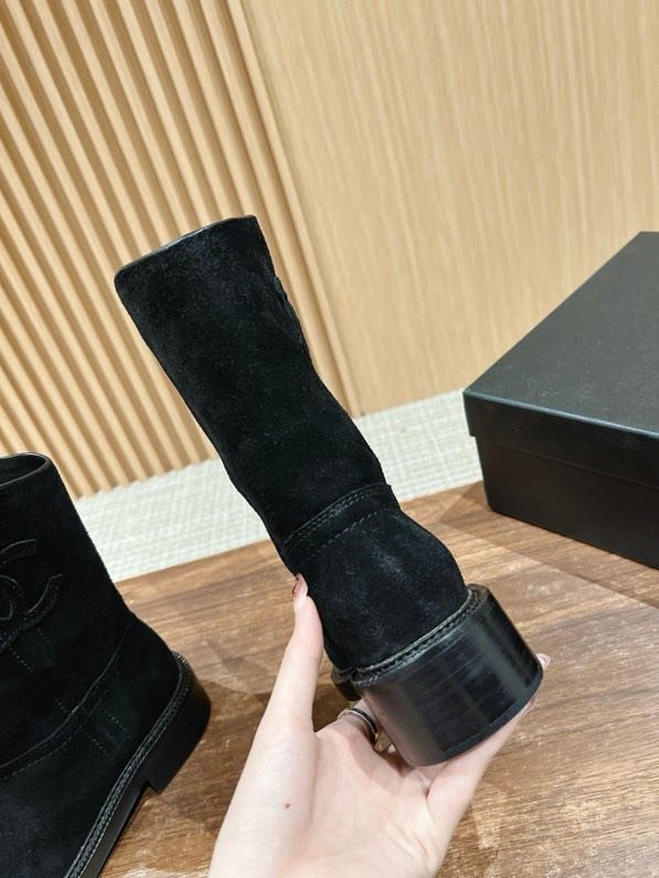 Ботинки женские фото 9