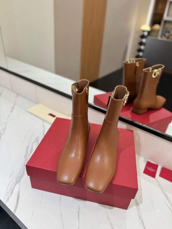 Boots women's фото 9