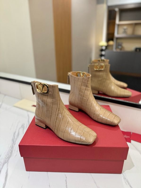 Boots women's фото 9