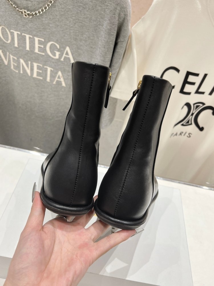 Ботинки женские фото 9