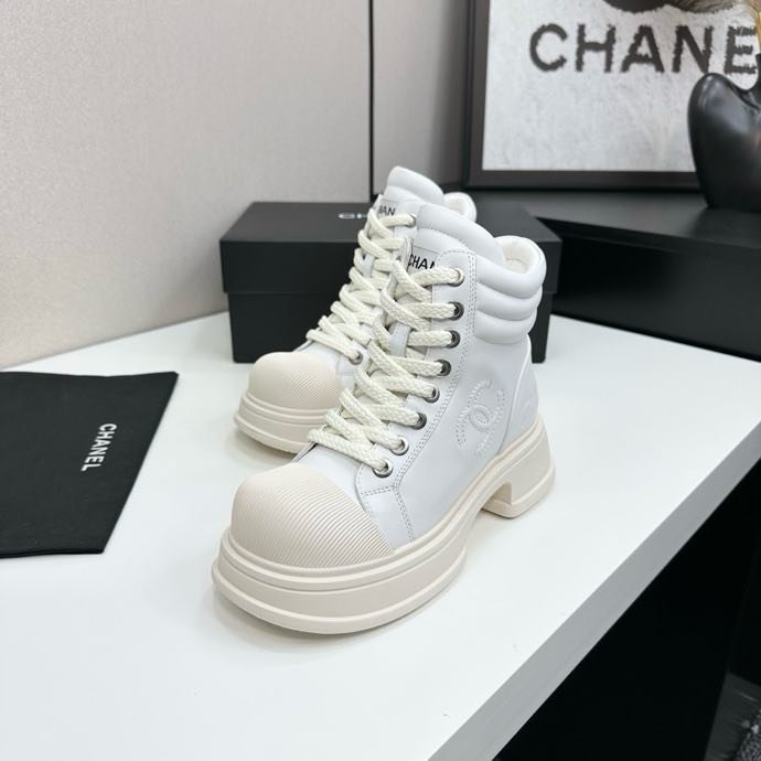 Ботинки женские фото 9