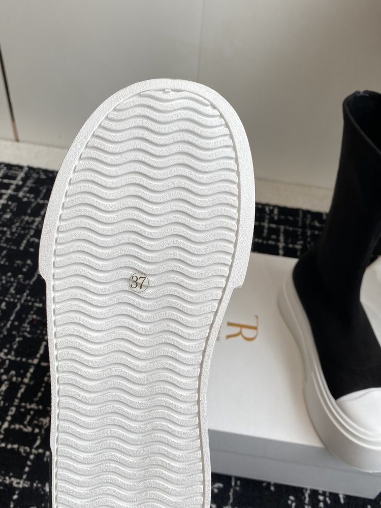 Ботинки женские фото 9