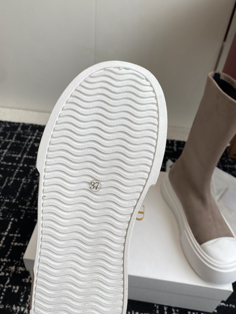 Ботинки женские фото 9