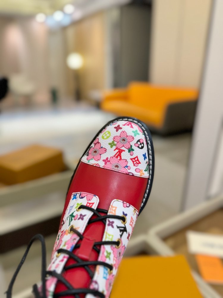 Boots women's фото 9