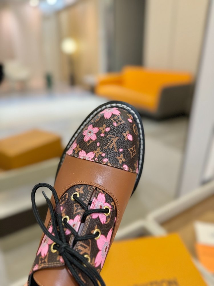 Boots women's фото 9