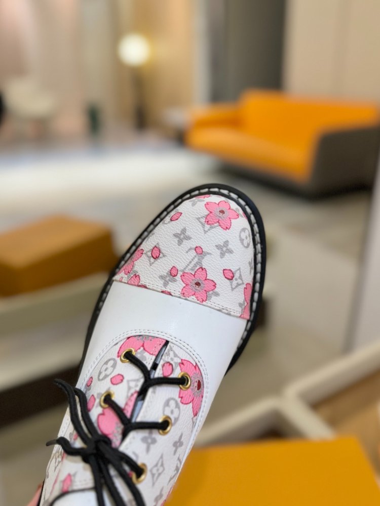 Boots women's фото 9