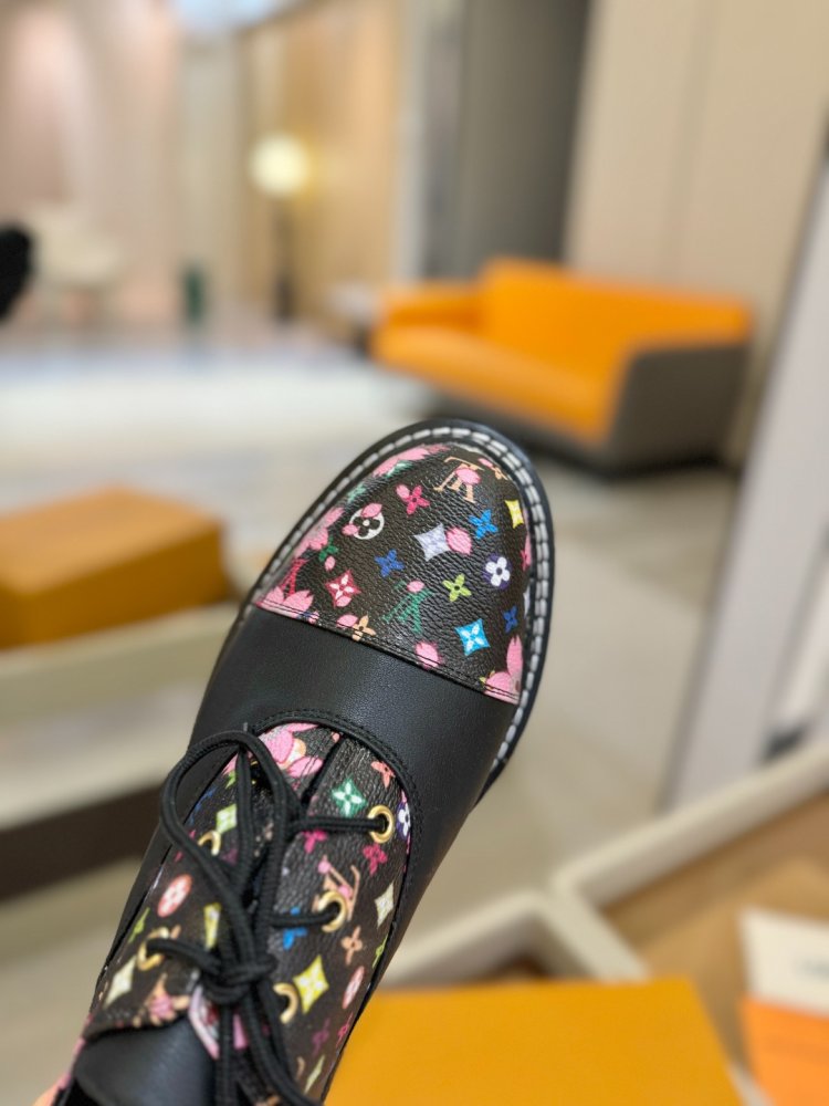 Boots women's фото 9