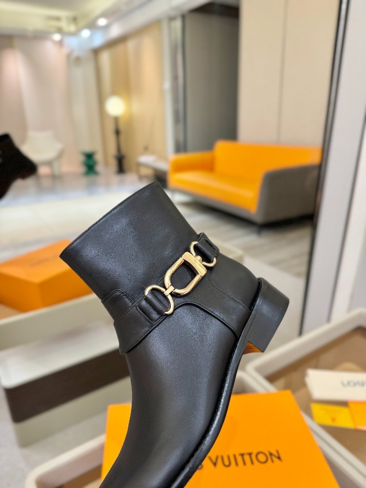 Ботинки женские фото 9