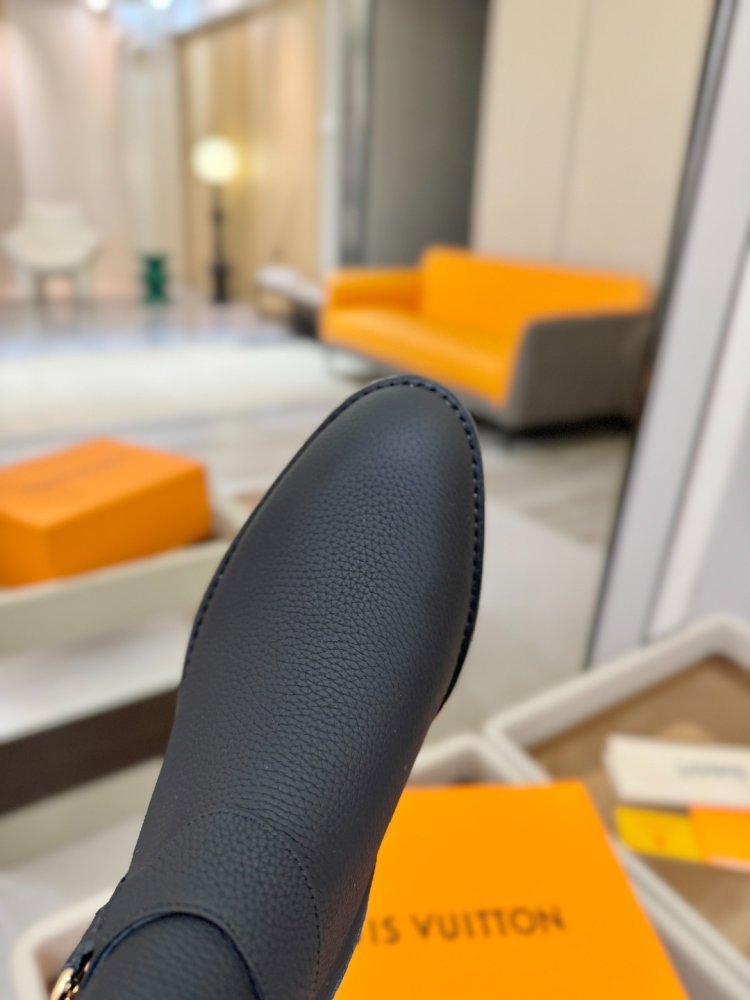 Boots women's фото 9