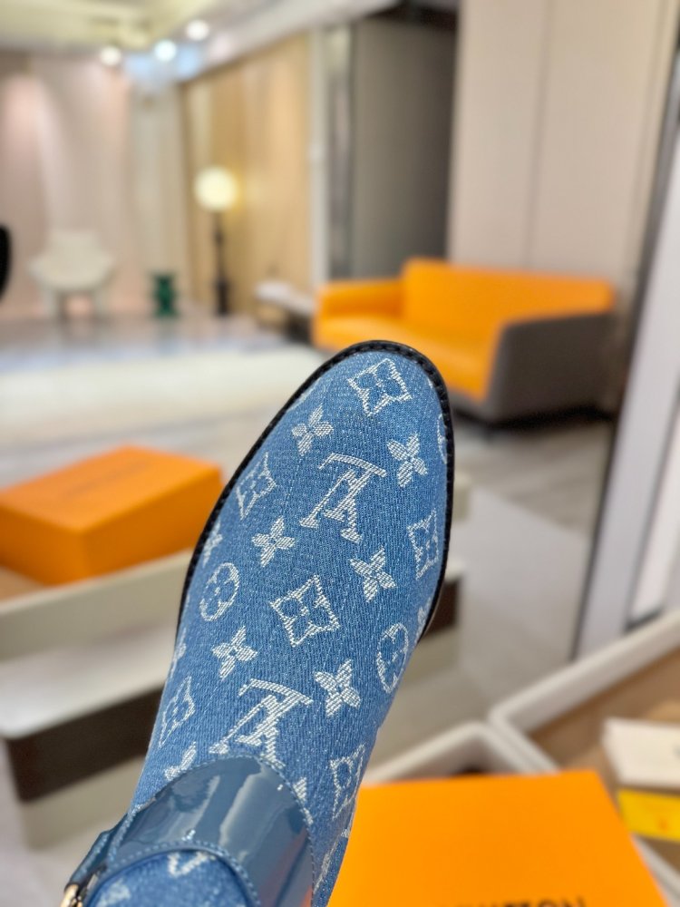 Ботинки женские фото 9