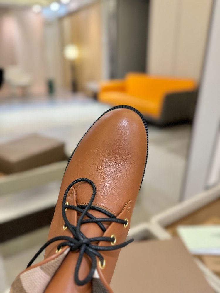 Ботинки женские фото 9