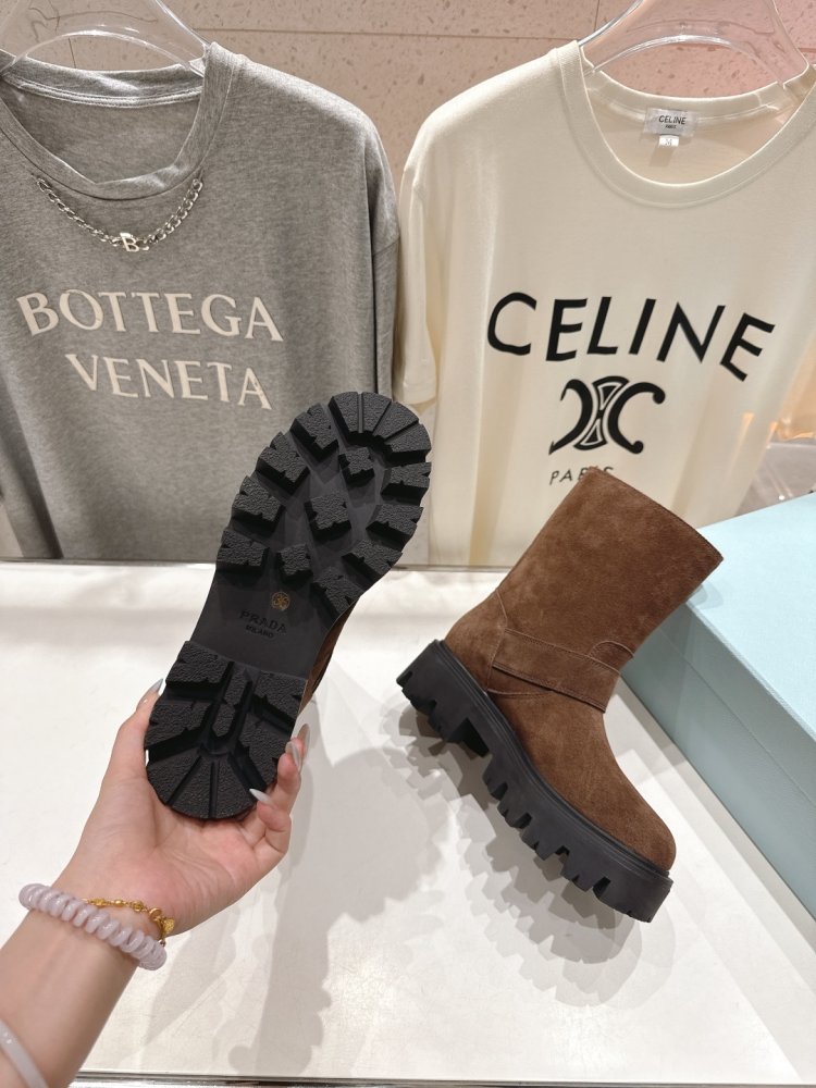 Ботинки женские фото 9