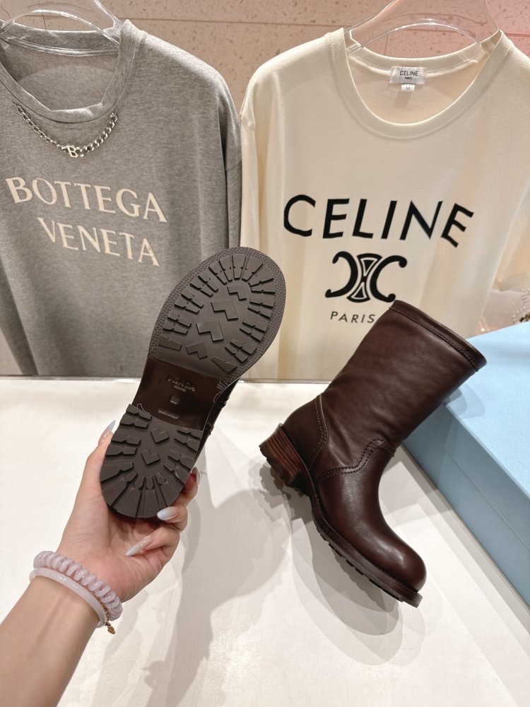 Ботинки женские фото 9