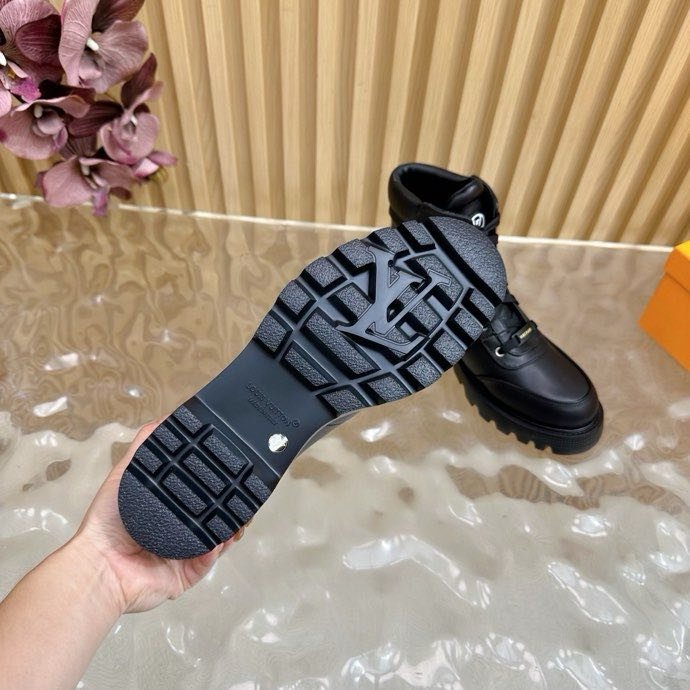 Ботинки женские фото 9