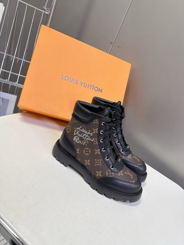 Boots women's фото 9