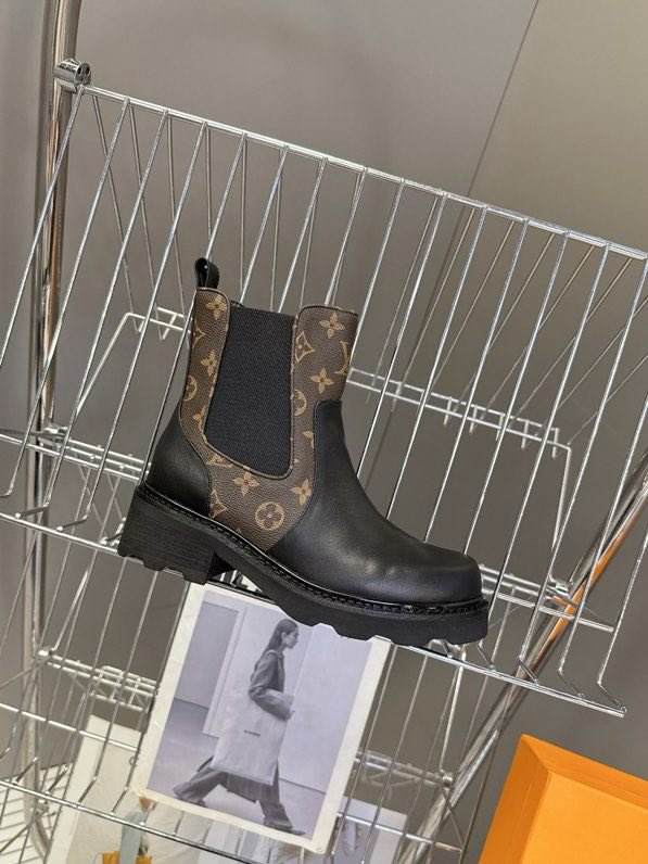 Boots women's фото 9