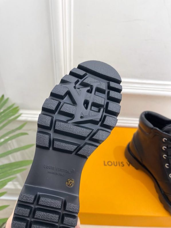 Boots women's фото 9