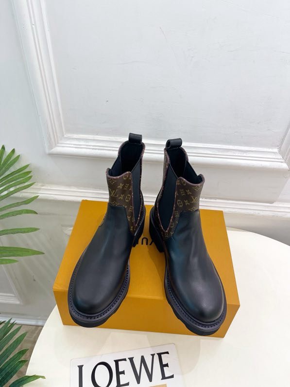 Boots women's фото 9