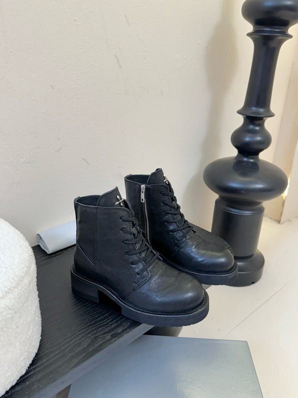 Ботинки женские фото 9
