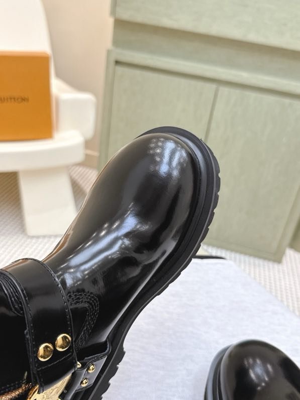 Ботинки женские фото 9