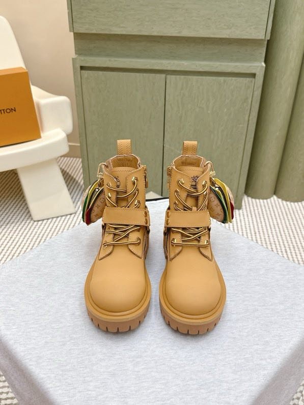 Ботинки женские фото 9