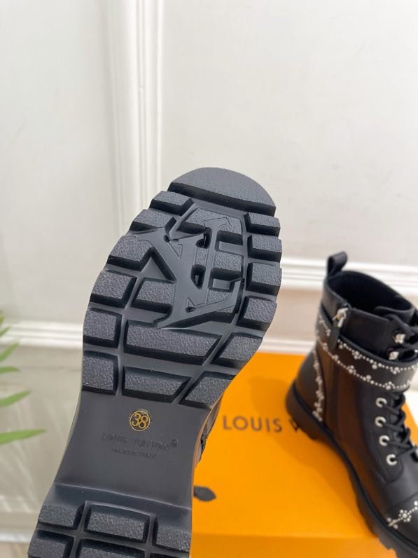 Ботинки женские фото 9