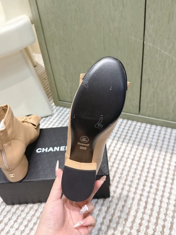 Ботинки женские фото 9