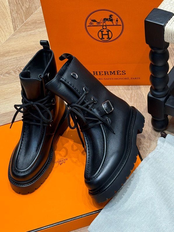 Ботинки женские фото 9