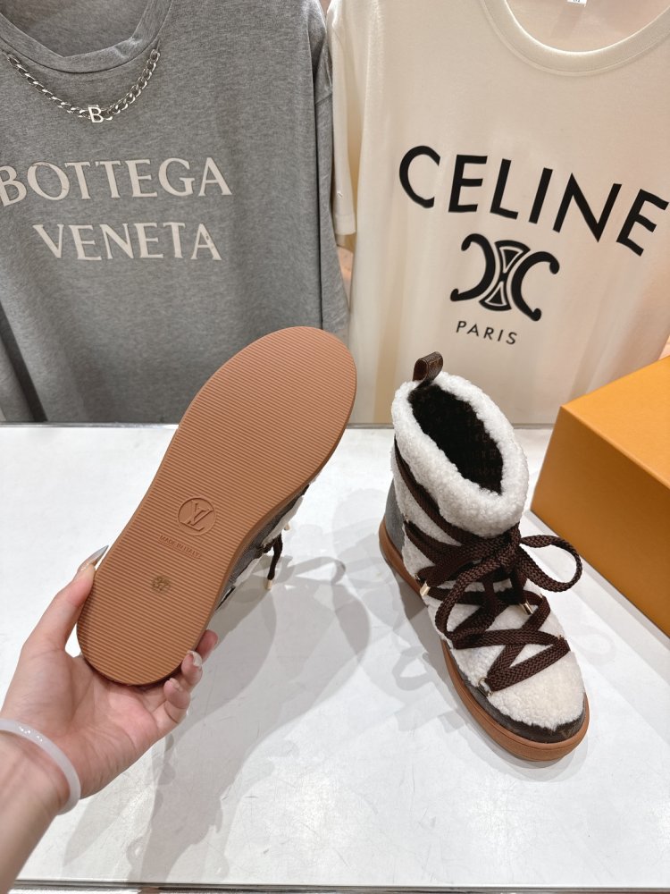 Boots women's фото 9