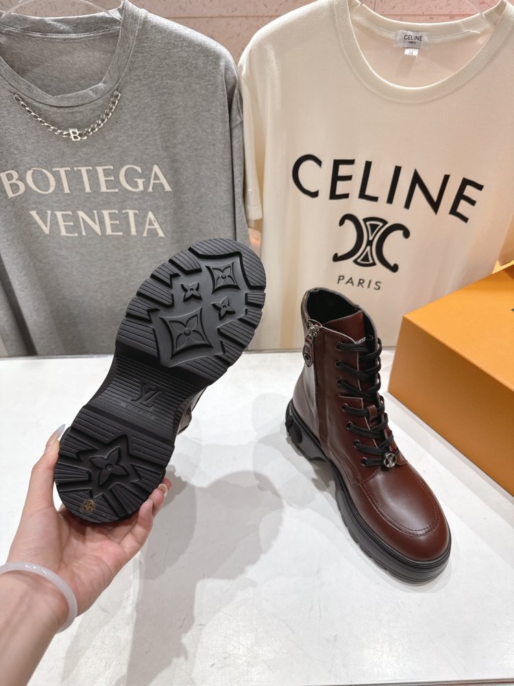 Boots women's фото 9