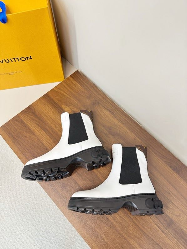 Ботинки женские фото 9