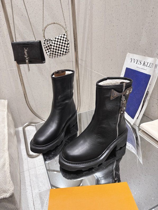 Ботинки женские фото 9