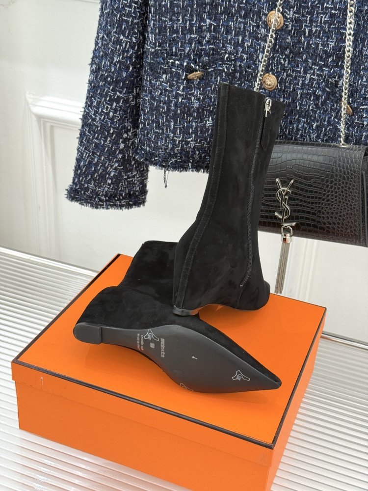 Ботинки женские фото 9