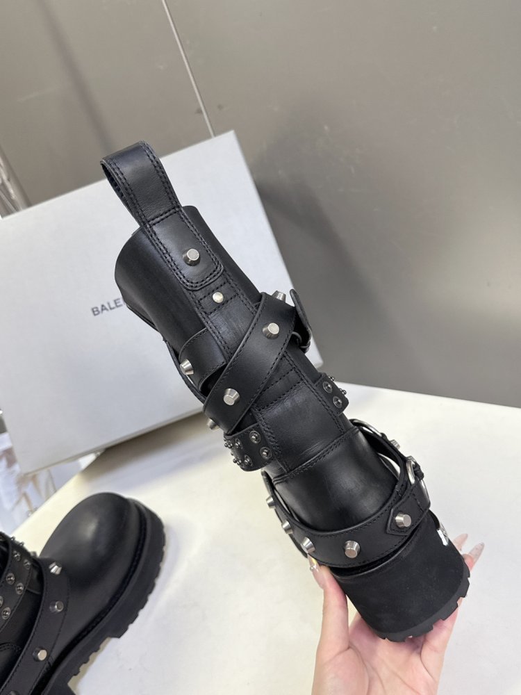 Ботинки женские фото 9