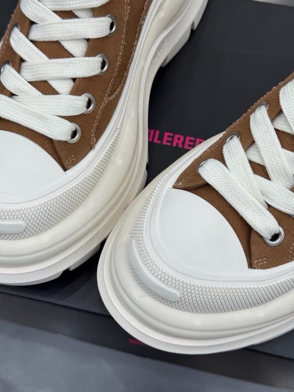 Ботинки женские фото 9