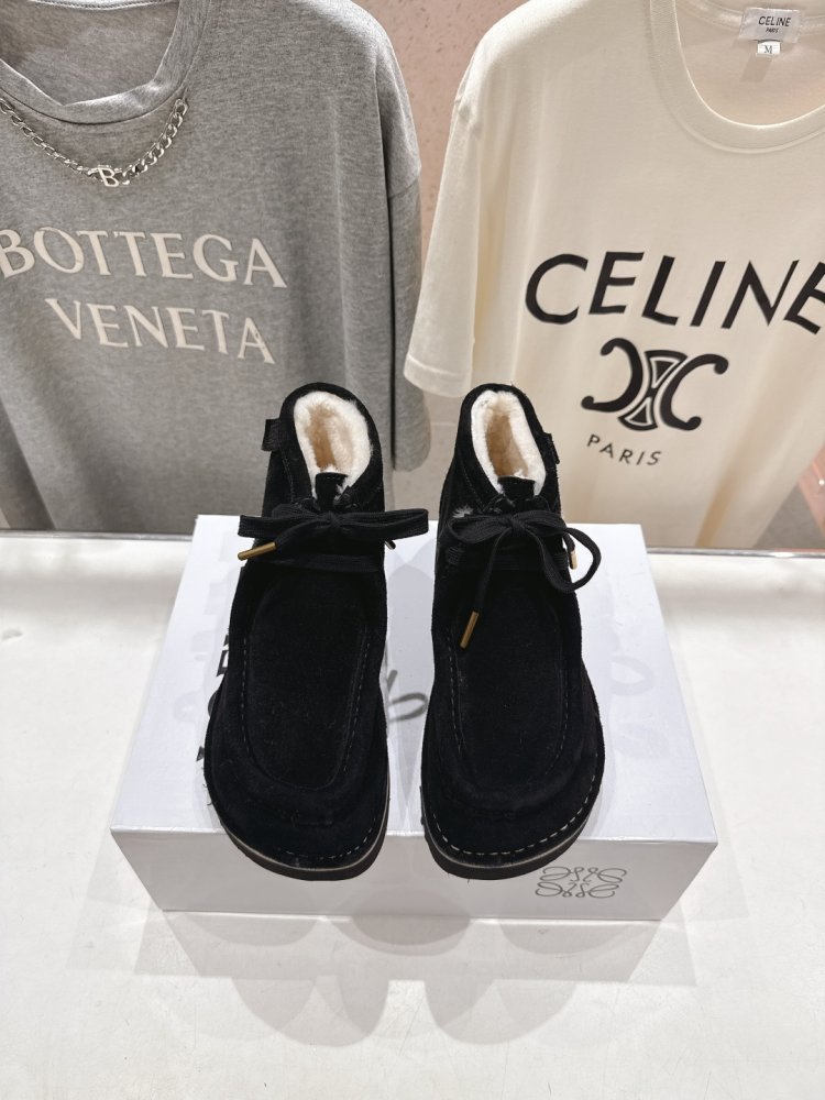 Boots winter women's on fur