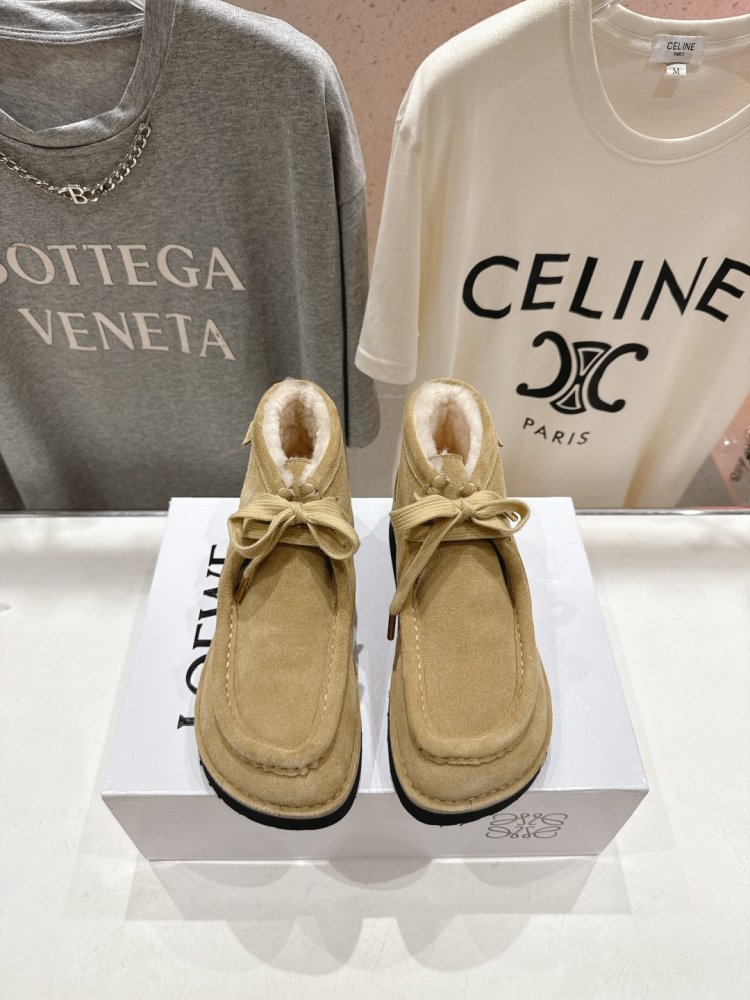 Boots winter women's on fur