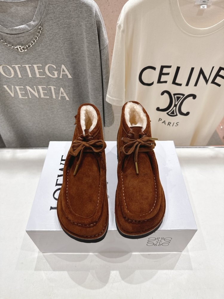 Boots winter women's on fur