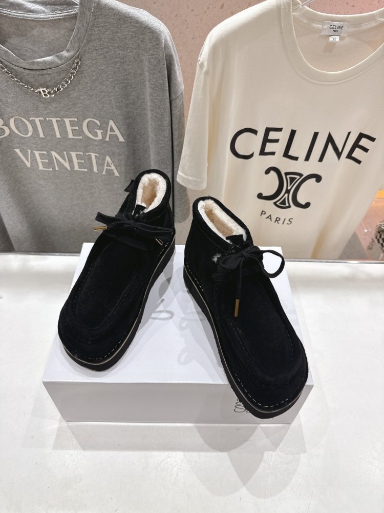 Boots winter women's on fur фото 2