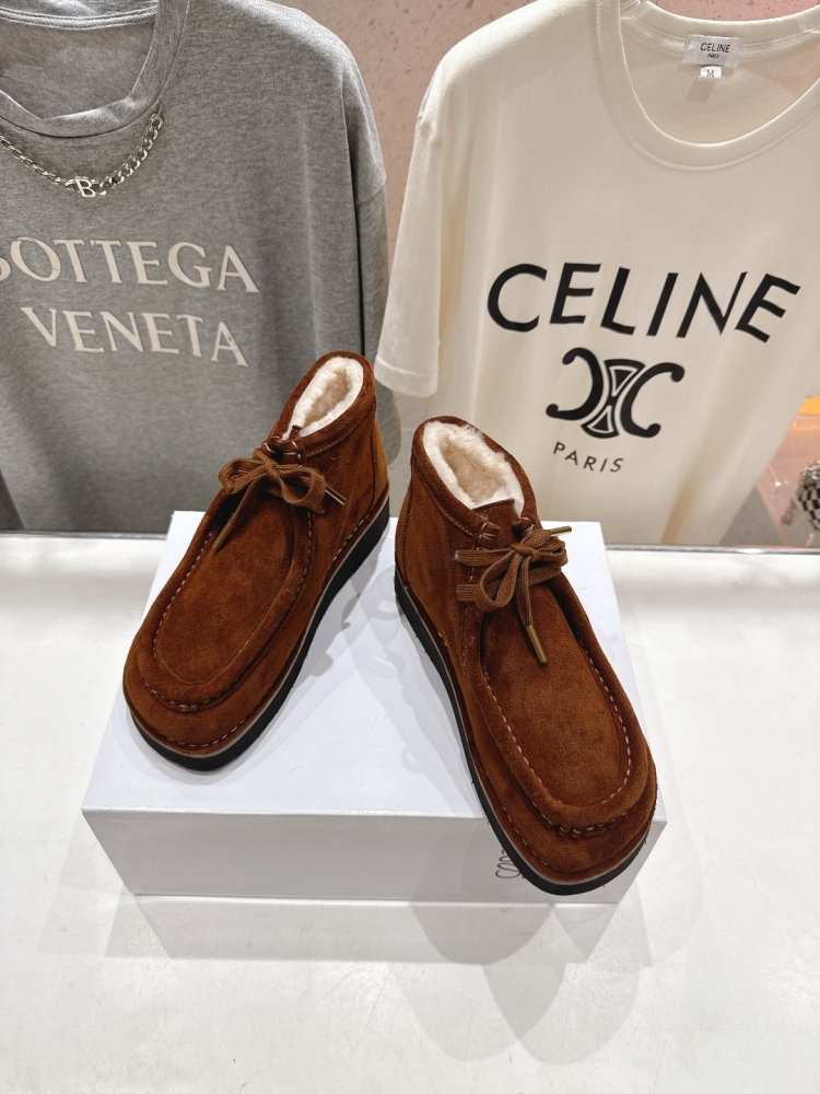 Boots winter women's on fur фото 2