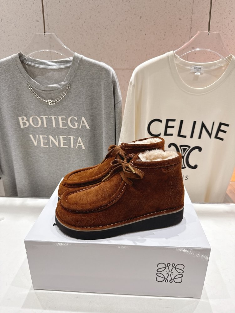 Boots winter women's on fur фото 3