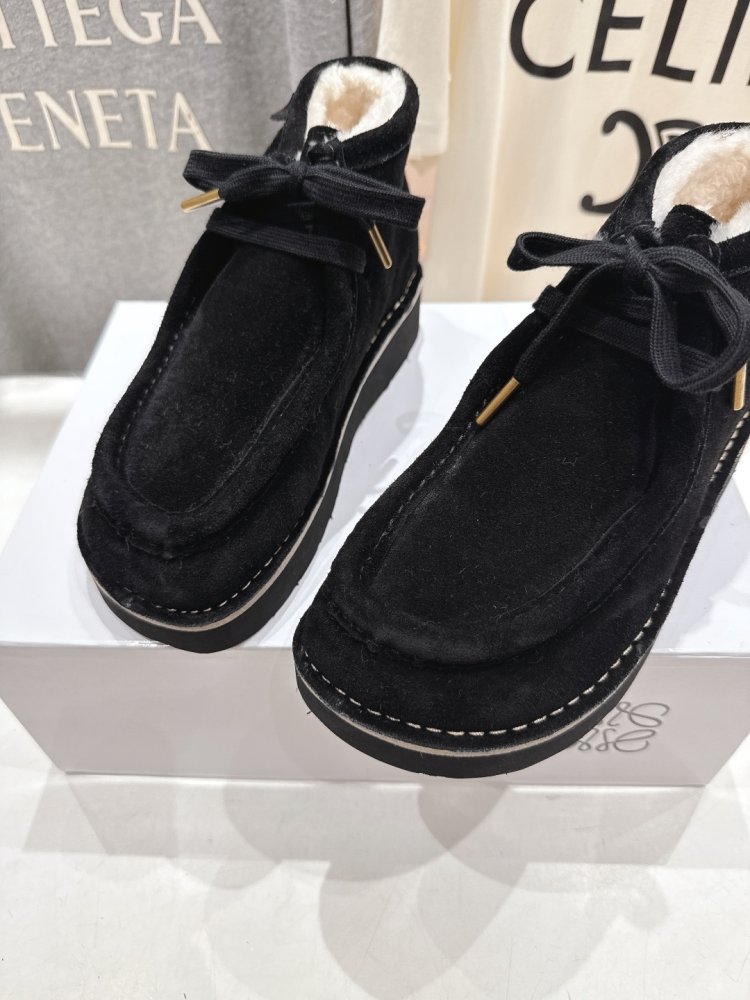 Boots winter women's on fur фото 6