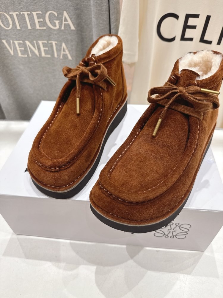 Boots winter women's on fur фото 6