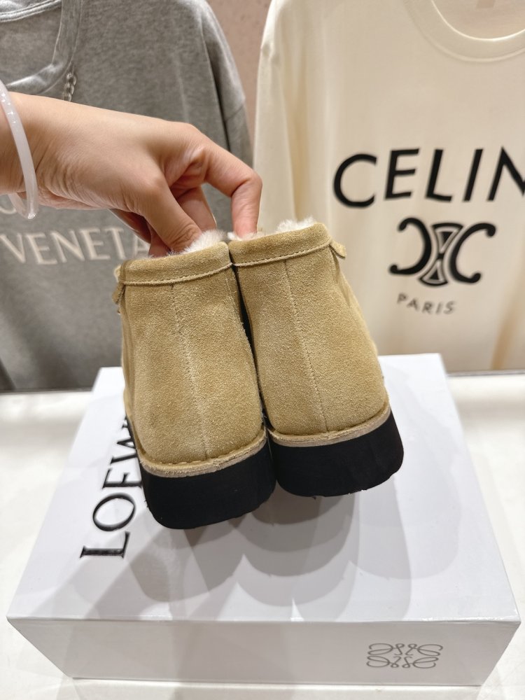 Boots winter women's on fur фото 8